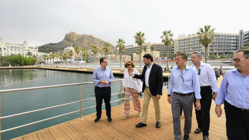 Inauguración del nuevo paseo del muelle 4, este martes.