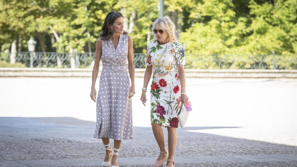 Jill Biden con el bolso que la incomodó ante Letizia.