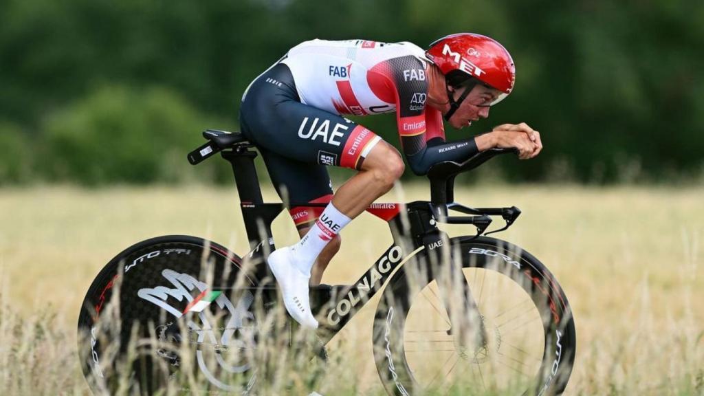 Juan Ayuso en una prueba contrarreloj