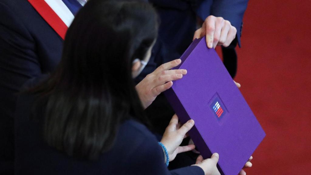 El borrador de Carta Magna presentado el lunes en Santiago (Chile).