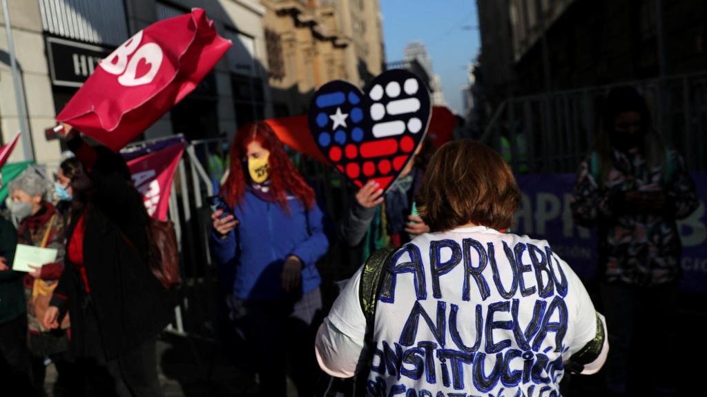 Manifestantes a favor de la aprobación del nuevo borrador de la Carta Magna