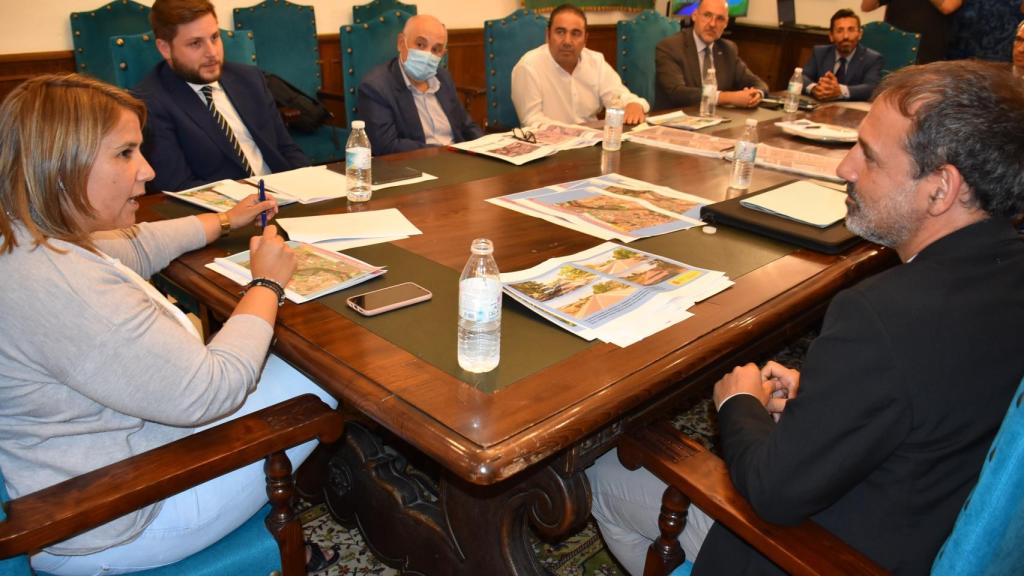 Firma histórica para que el desdoblamiento de la N-V en Talavera sea una realidad