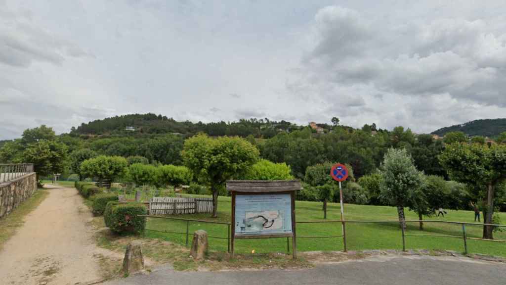 Entorno de la playa fluvial de Oira, en Ourense.