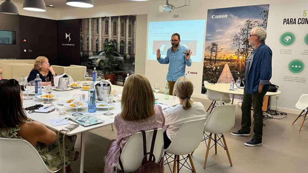 Ramón Suárez y Antonino Comesaña esta mañana en el Círculo de Empresarios de Galicia.