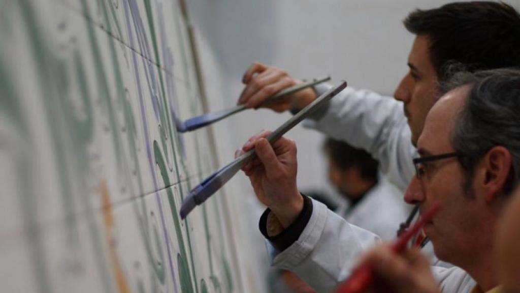 El trabajo de los pintores es una de las claves de la cerámica de Talavera