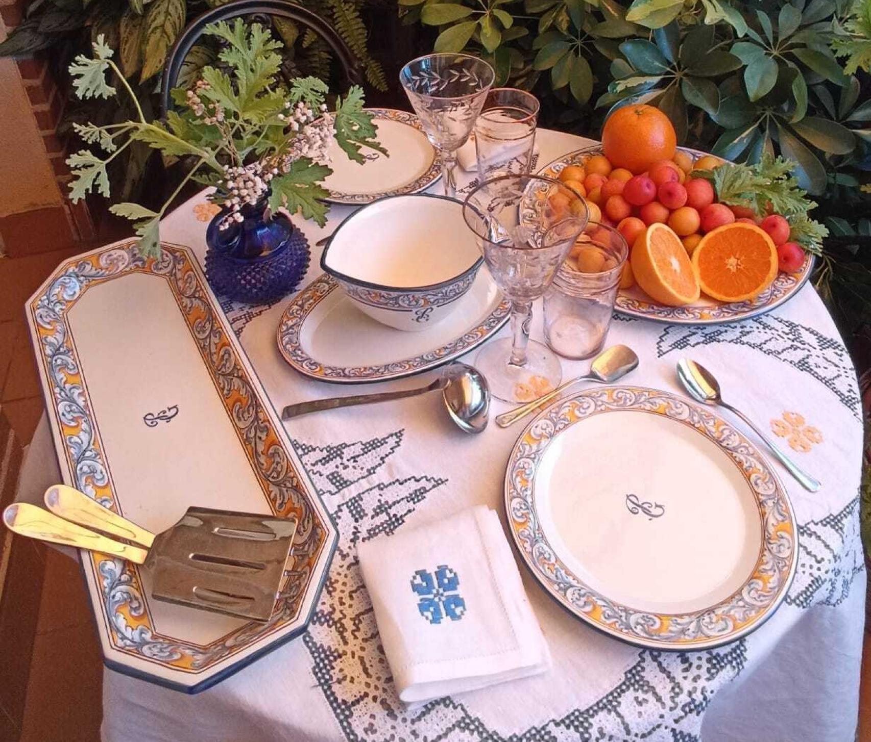 Vajilla de cerámica de Talavera. Colección particular de Eva de Pedraza