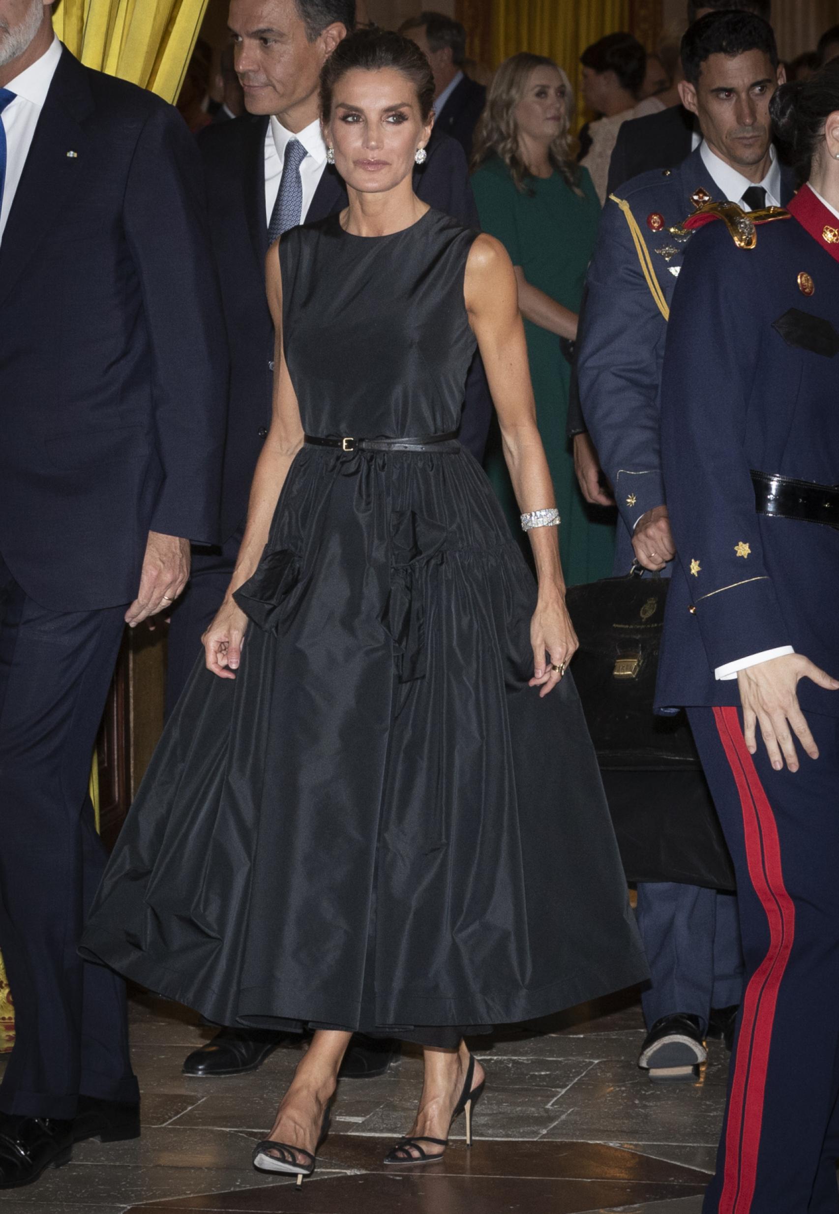 La reina con un modelo de la aragonesa The 2nd Skin Co.