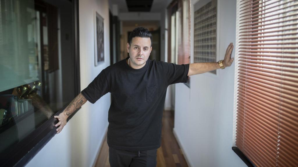 El productor Manu Lara durante una entrevista a EL ESPAÑOL