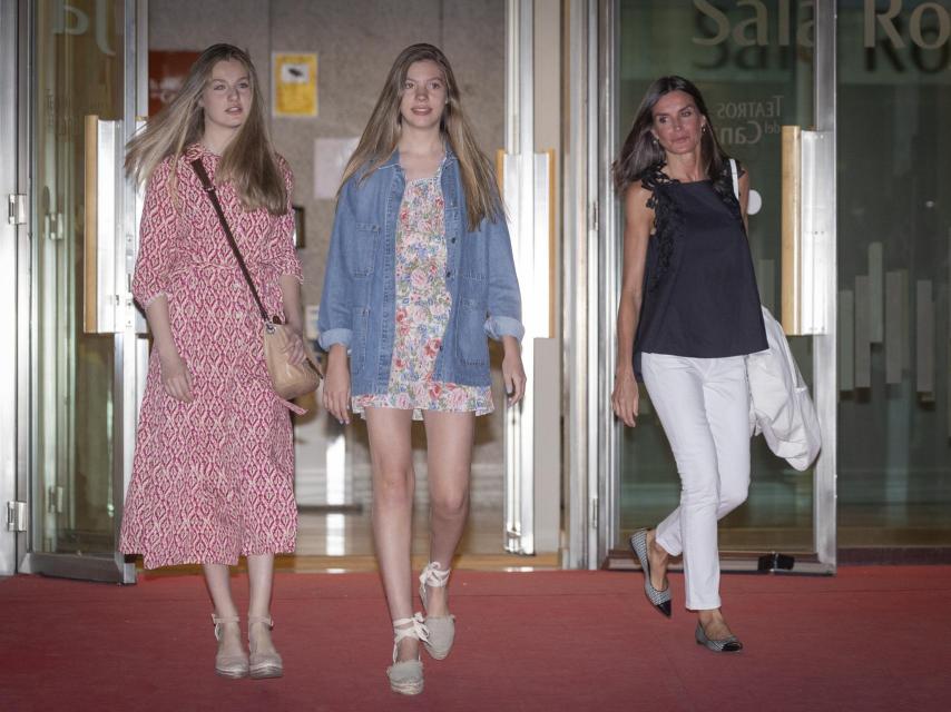La reina, la princesa y la infanta en Los Teatros del Canal en Madrid.