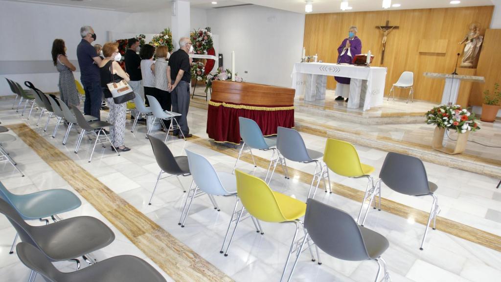 El último adiós a Ferrándiz se ha producido en la más estricta intimidad en Alicante.