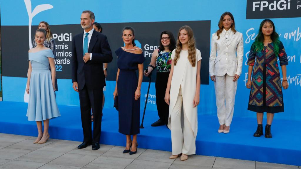 La infanta Sofía impactó en los Princesa de Girona con un conjunto de Bruna.