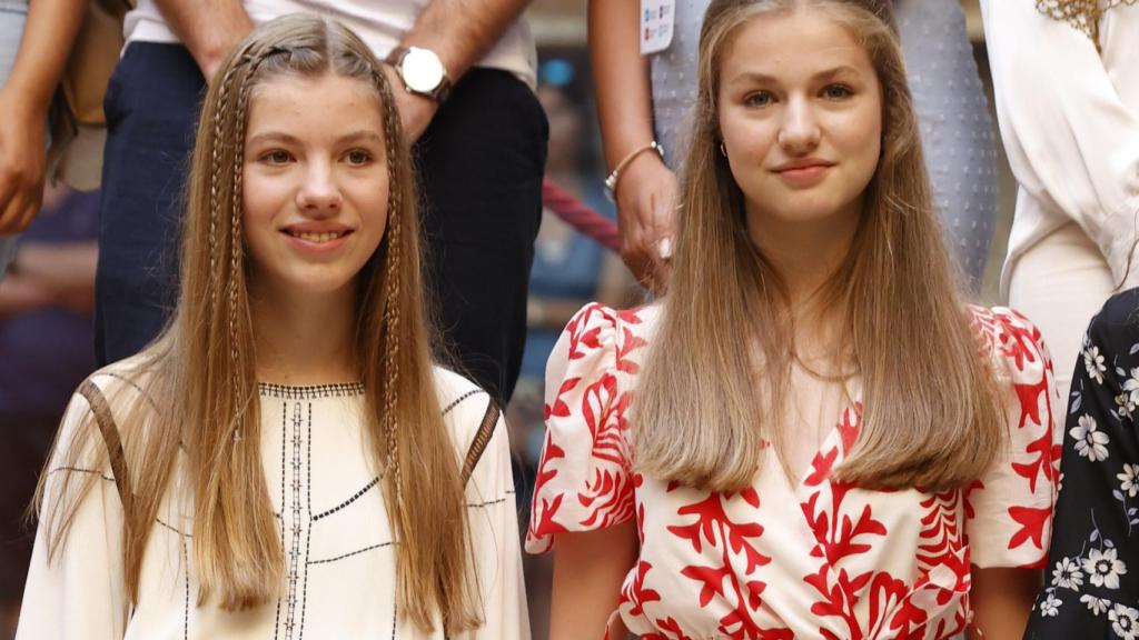 La infanta Sofía y la princesa Leonor.