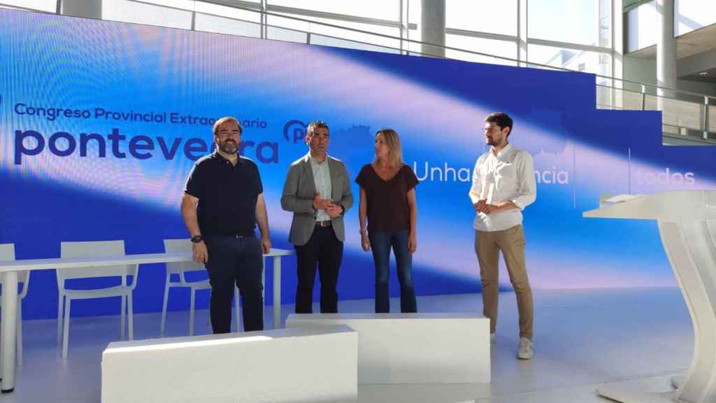 Visita del candidato Luis López y de la Comisión Organizadora al montaje del XIX Congreso Provincial del PP de Pontevedra, en el Auditorio Mar de Vigo.