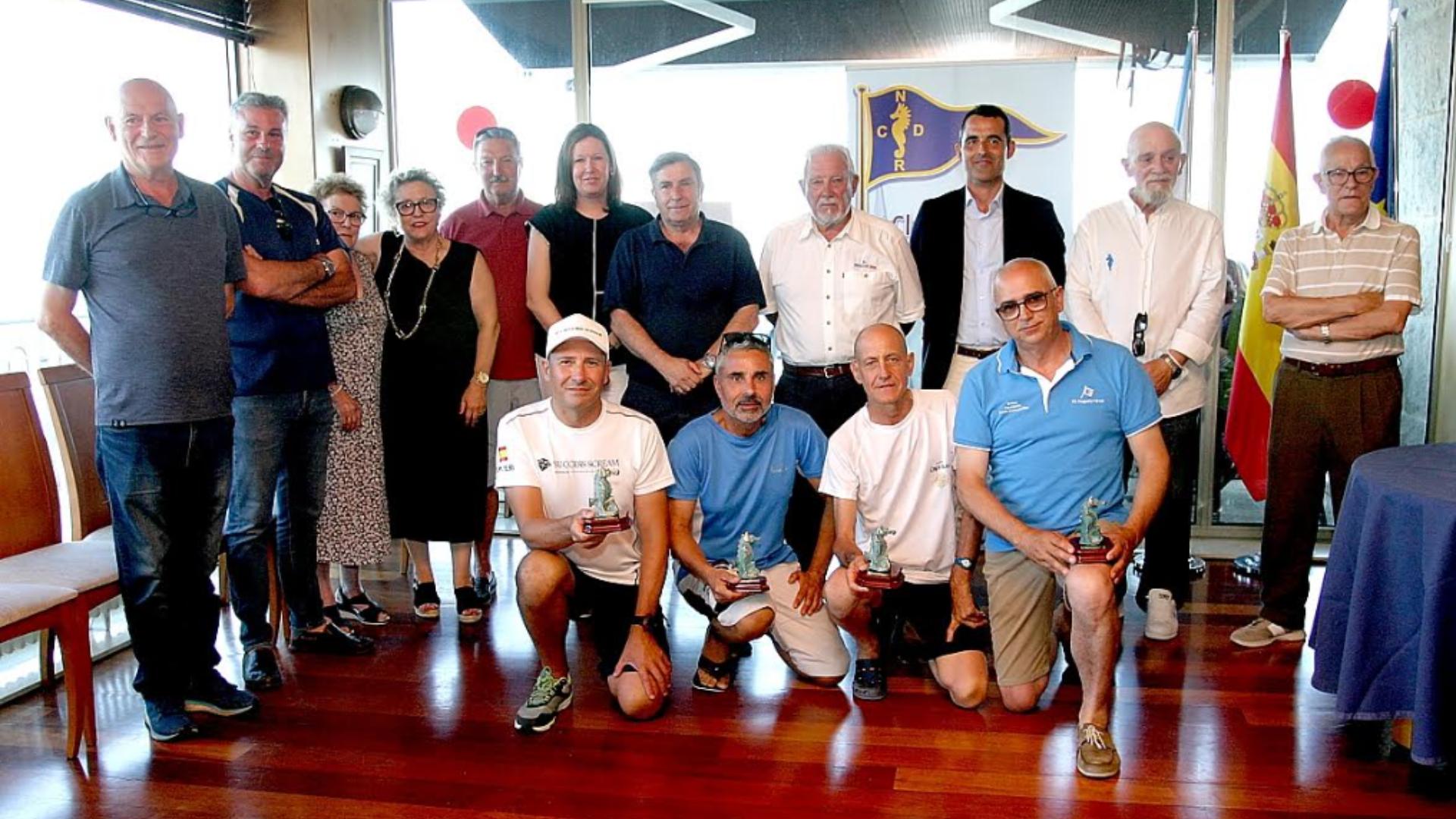 Foto de familia de los ganadores. Foto: Cedida