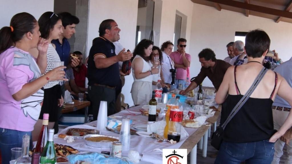 La jornada de convivencia torera contó con los familiares y amigos de ambos grupos