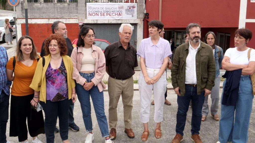 La portavoz nacional del BNG, Ana Pontón, visita el centro de salud de Raxó, en el municipio pontevedrés de Poio