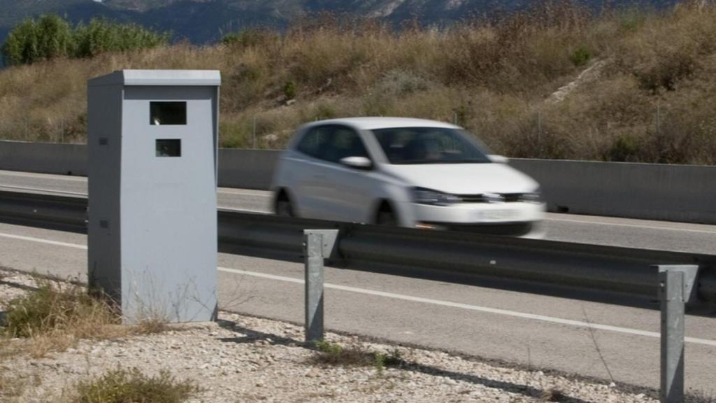Un radar en la carretera.