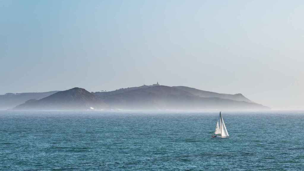 Imagen de archivo de niebla en la Ría de Pontevedra.