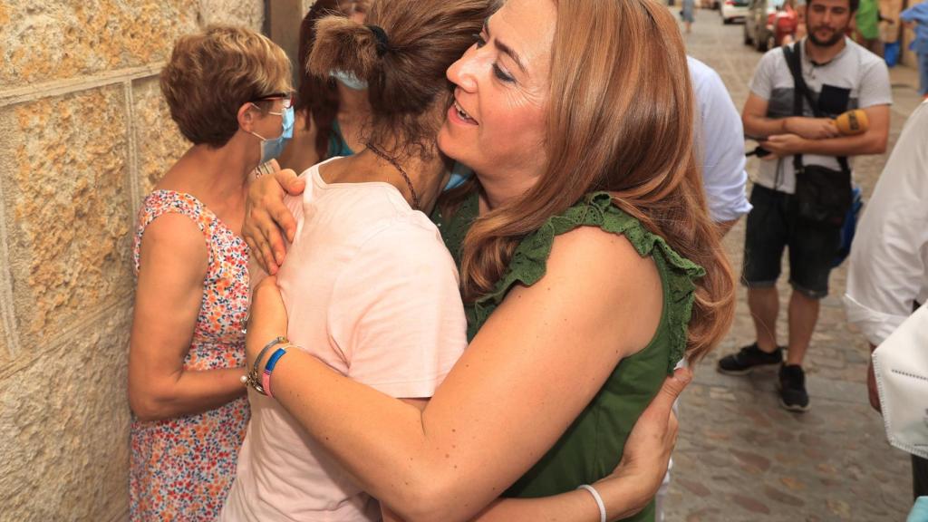 Virginia Barcones visita a los vecinos de Monsagro realojados en Ciudad Rodrigo