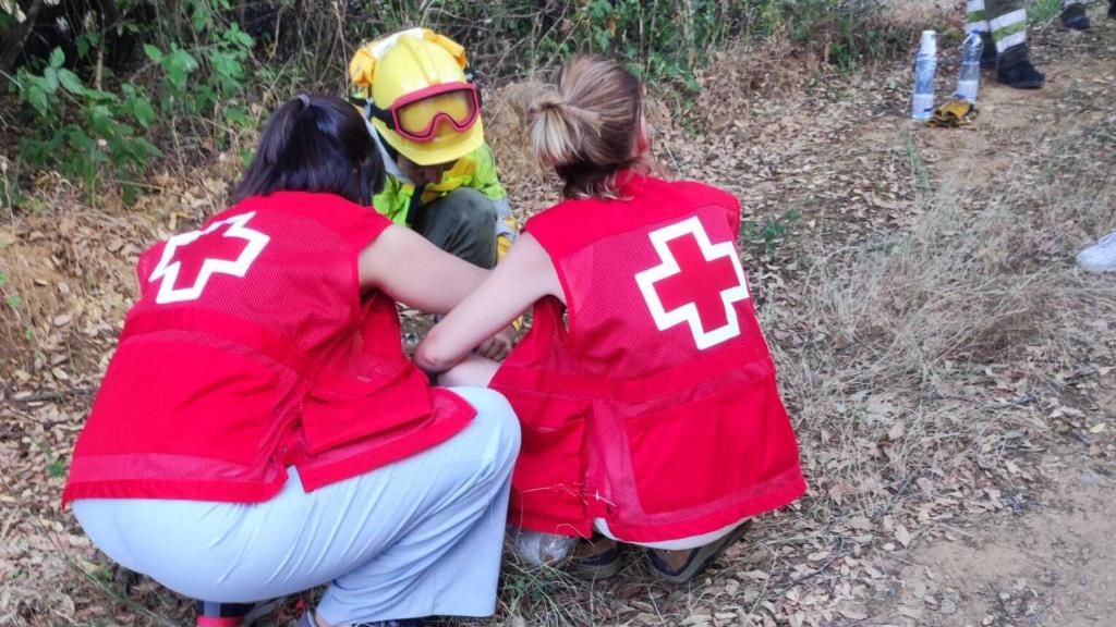 Cruz Roja apoya a las brigadas contraincendios