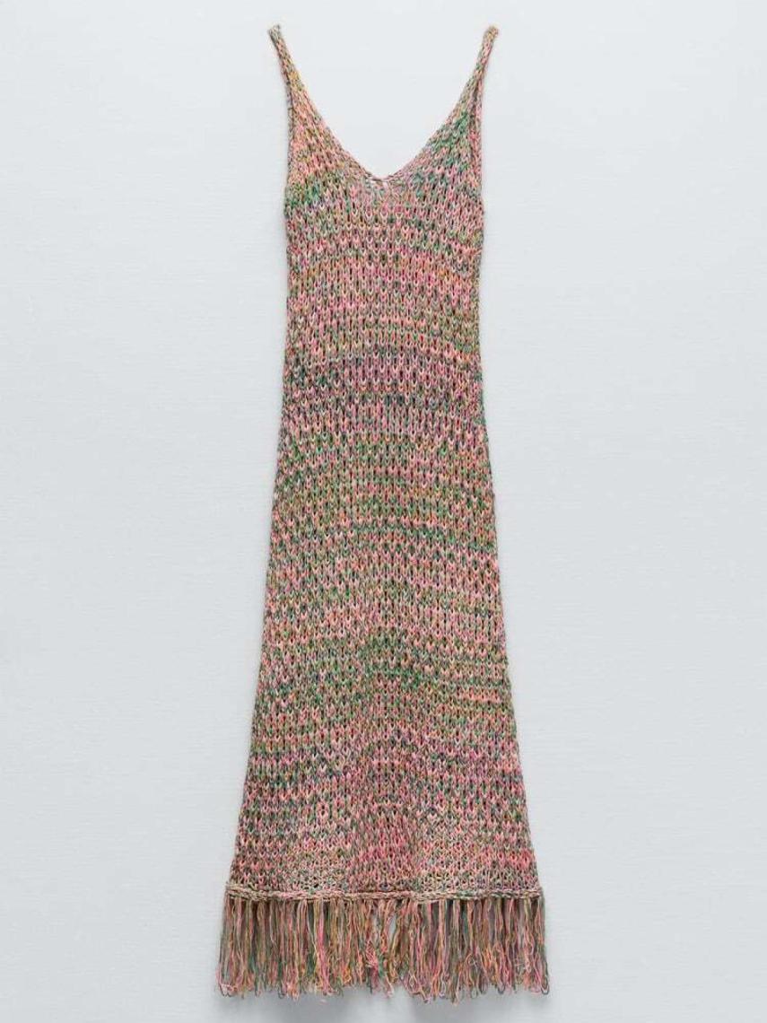 Detalles del vestido de punto de Zara.
