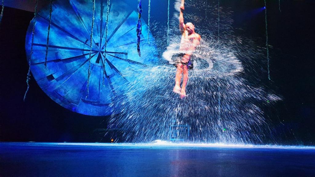 Jerome Sordillon, durante el ensayo de su número en 'Luzia' antes del estreno en Alicante.