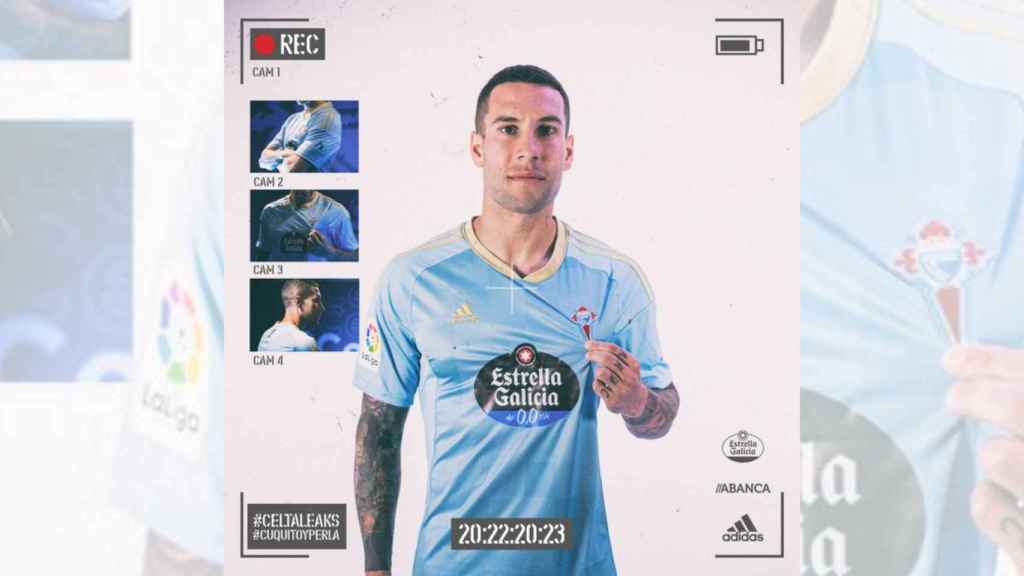 Hugo Mallo posa con la nueva camiseta del Celta.