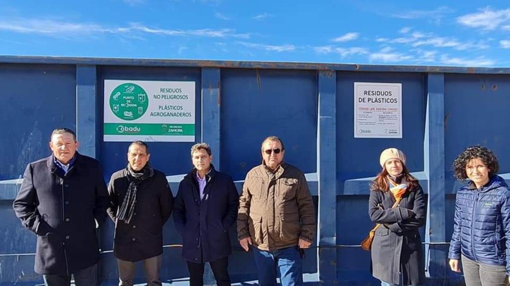 visita realizada el pasado mes de noviembre por Javier Faúndez y Ángel Sánchez al punto de recogida establecido por Cobadu en sus instalaciones de Fuentesaúco