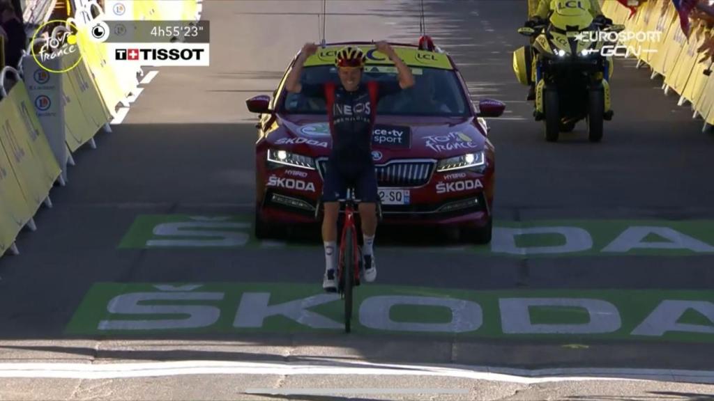Tom Pidcock celebra.