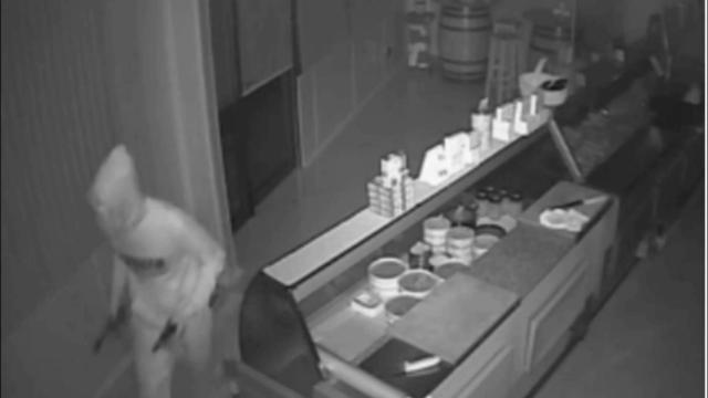 Uno de detenidos en una de las pruebas gráficas de la Guardia Civil.