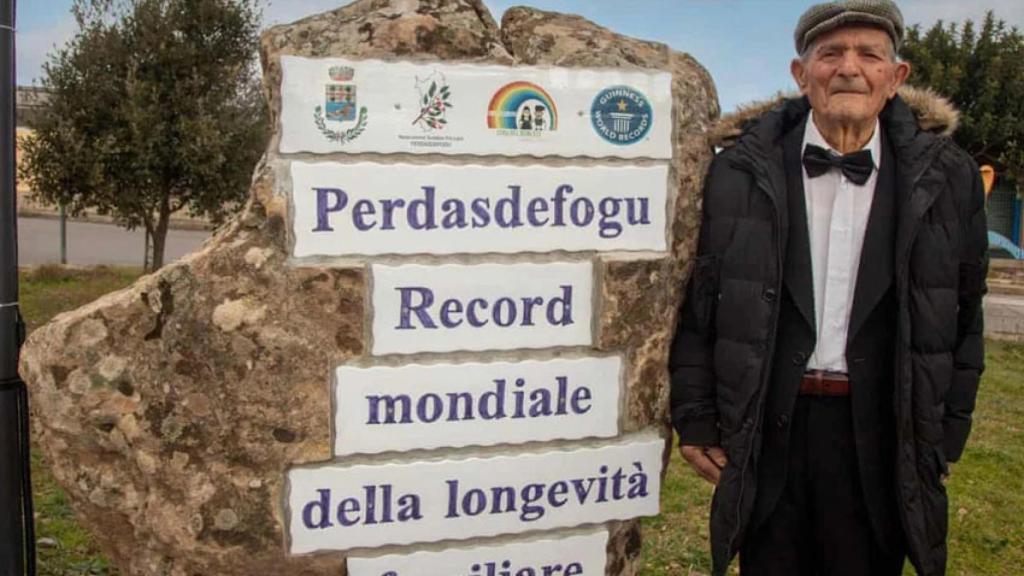 Vittorio Lai, uno de los habitantes de Perdasdefogu, cumplió en febrero 100 años.