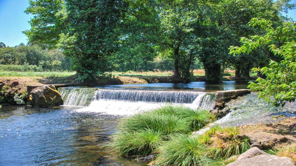 Playa fluvial de Seira en Rois