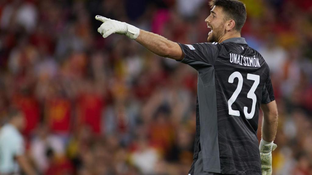 Unai Simón con la selección española.
