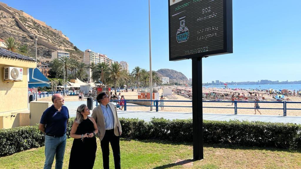 Puesta en marcha de la nueva información a la ciudadanía en las playas.