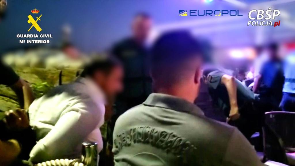 La operación internacional ha culminado en un local de copas de Altea donde el fugitivo iba a celebrar una fiesta.