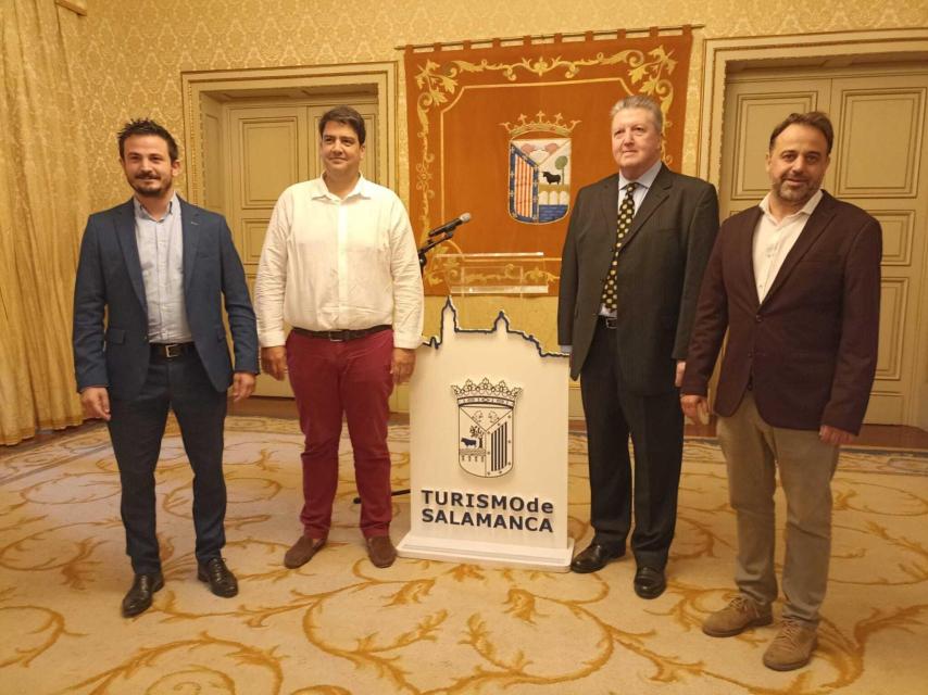 El presidente de Peace City World, el británico John Mavrak, junto a los presidentes de CES y CEOE-Cepyme, y el concejal de Turismo