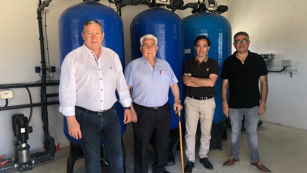 El vicepresidente tercero de la Diputación y diputado de Obras Municipales y Medio Ambiente, Javier Faúndez Domínguez, acompañado por el alcalde del Ayuntamiento de Losacio, Santiago Campo Alfonso