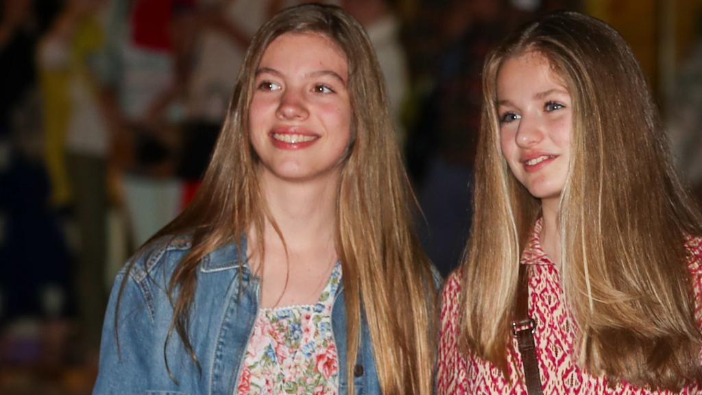 La infanta Sofía y la princesa Leonor.