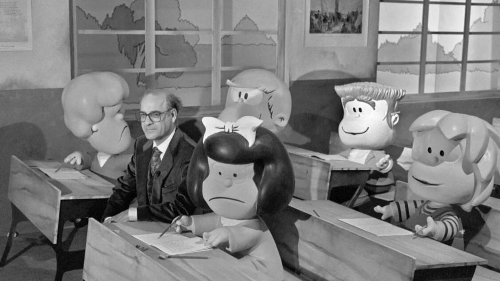 Joaquín Salvador Lavado Tejón, alias Quino, con sus personajes.