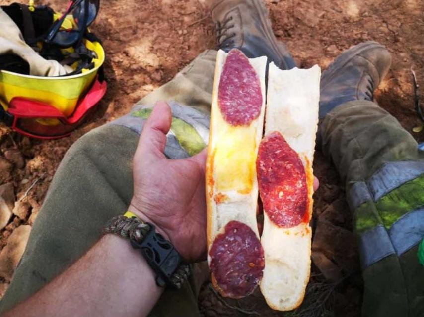 Esta es la comida que están recibiendo los BRIF en los incendios forestales de Monsagro y Cebreros.