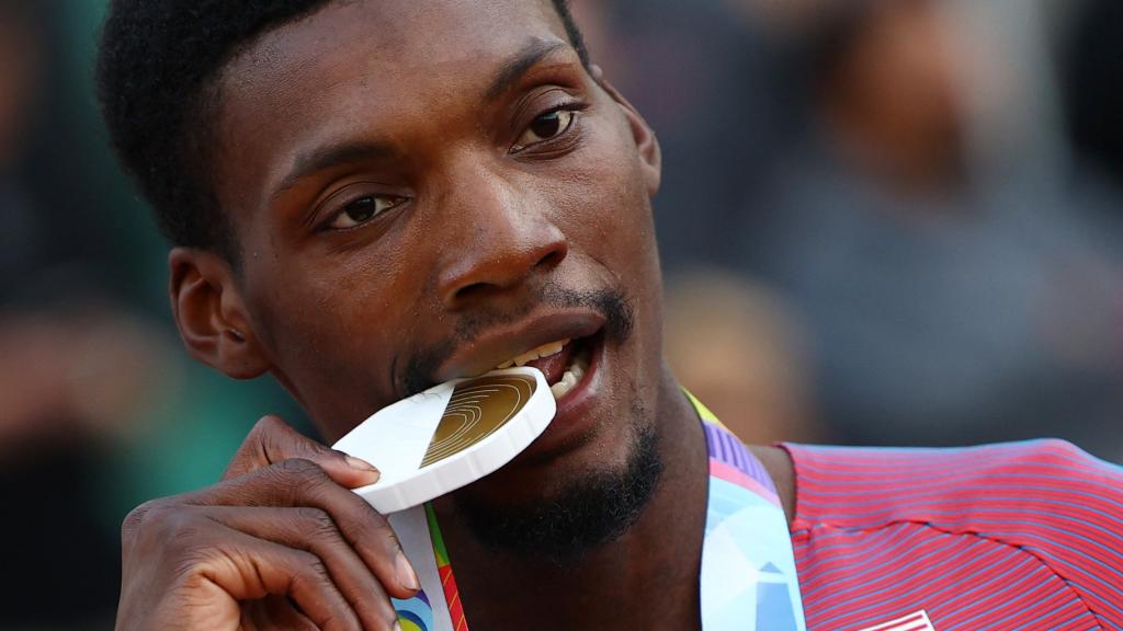 Fred Kerley, después de ganar el oro en el Mundial de Atletismo 2022 en los 100 metros lisos