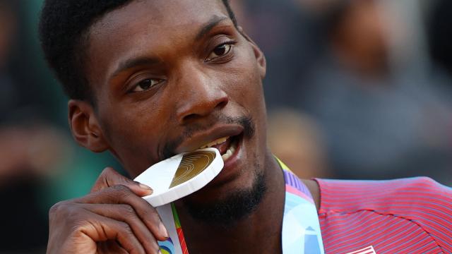 Fred Kerley, después de ganar el oro en el Mundial de Atletismo 2022 en los 100 metros lisos