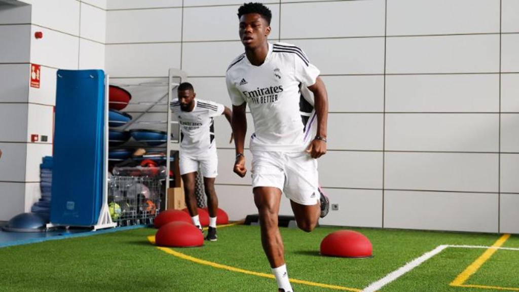 Antonio Rudiger y Aurelien Tchouameni.