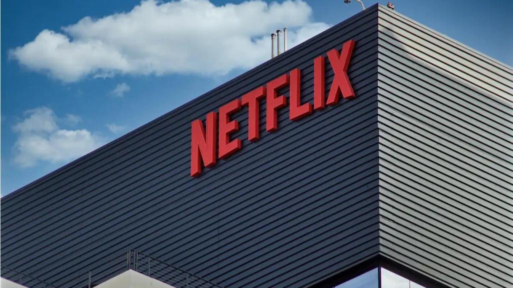Logo de Netflix en un edificio de la compañía.