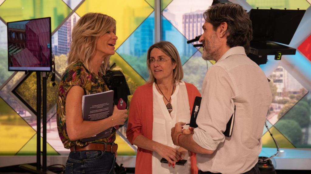 Susanna Griso, Patricia Pérez y Rubén Fernández-Costa en el plató de 'Espejo Público'.