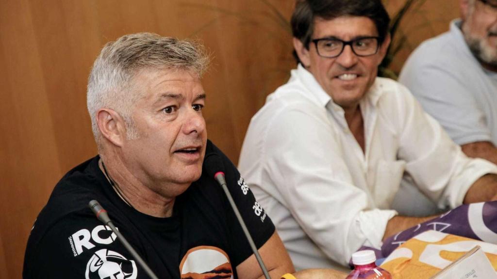 El nadador alicantino Jorge Crivillés, en la presentación del reto.