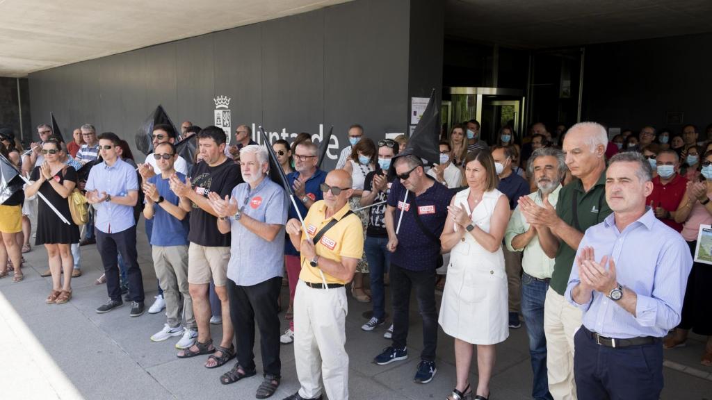Concentración en la Delegación de la Junta de Castilla y León por el fallecimiento del brigadista en Zamora