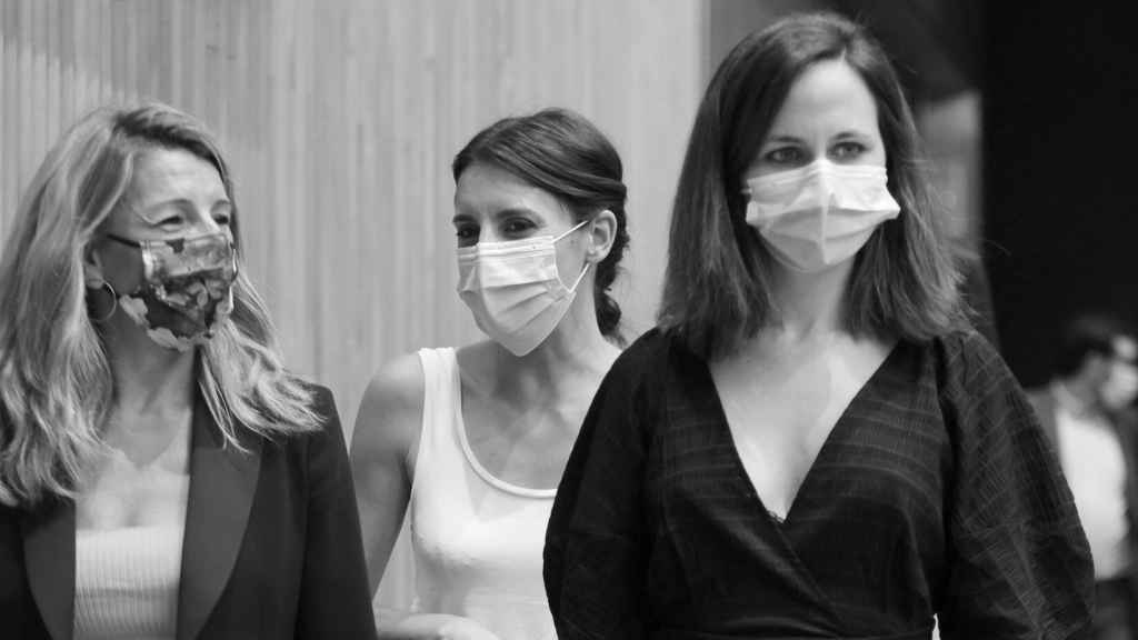 La vicepresidenta segunda del Gobierno y ministra de Trabajo y Economía Social, Yolanda Díaz; la ministra de Igualdad, Irene Montero y la ministra de Derechos Sociales y Agenda 2030, Ione Belarra