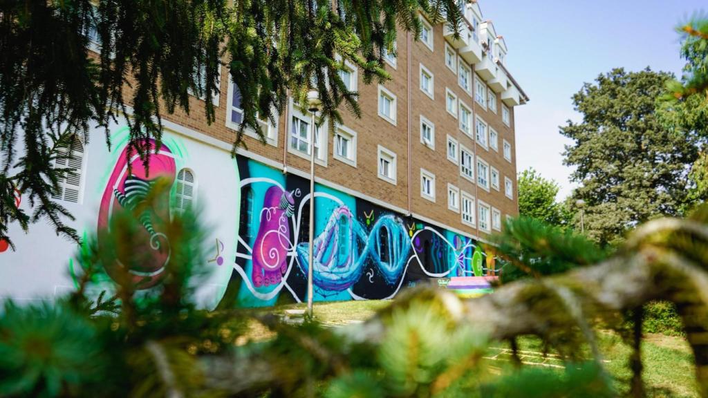 El V Cromático Mural Fest finaliza dejando al Concello de Cambre (A Coruña) pintado de arte