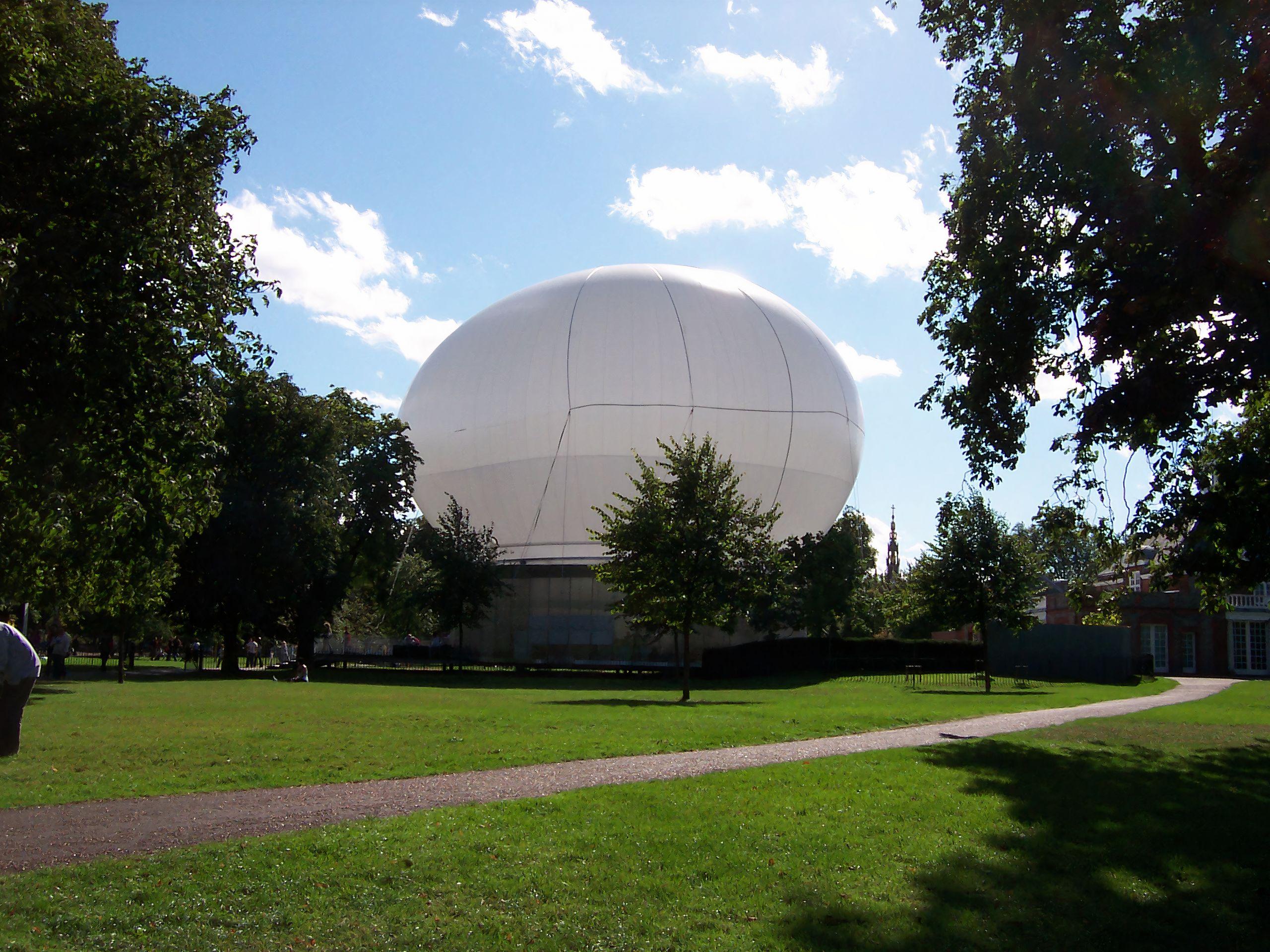 Serpentine Pavilion de Rem Koolhaas y Cecil Balmond, por Loz Pycock, via flickr